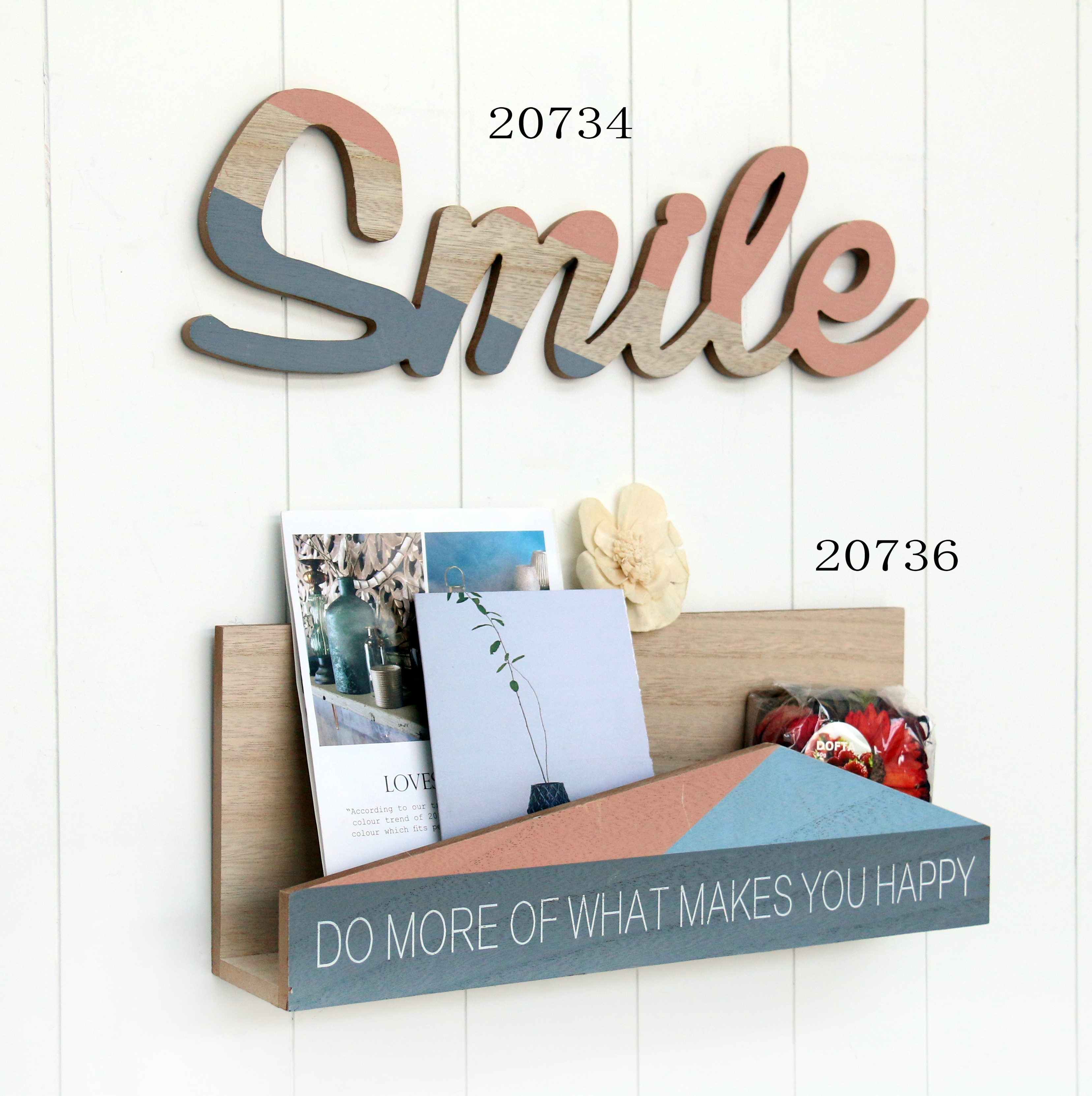 FU-20734  Wood letter SMILE 42x12x1cm